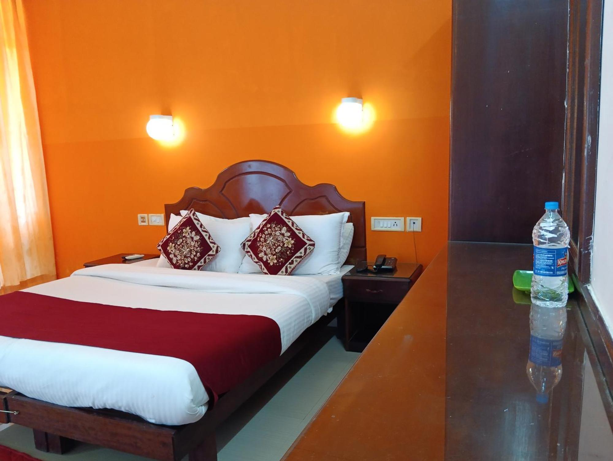 Vedantha Inn โกวาลัม ภายนอก รูปภาพ