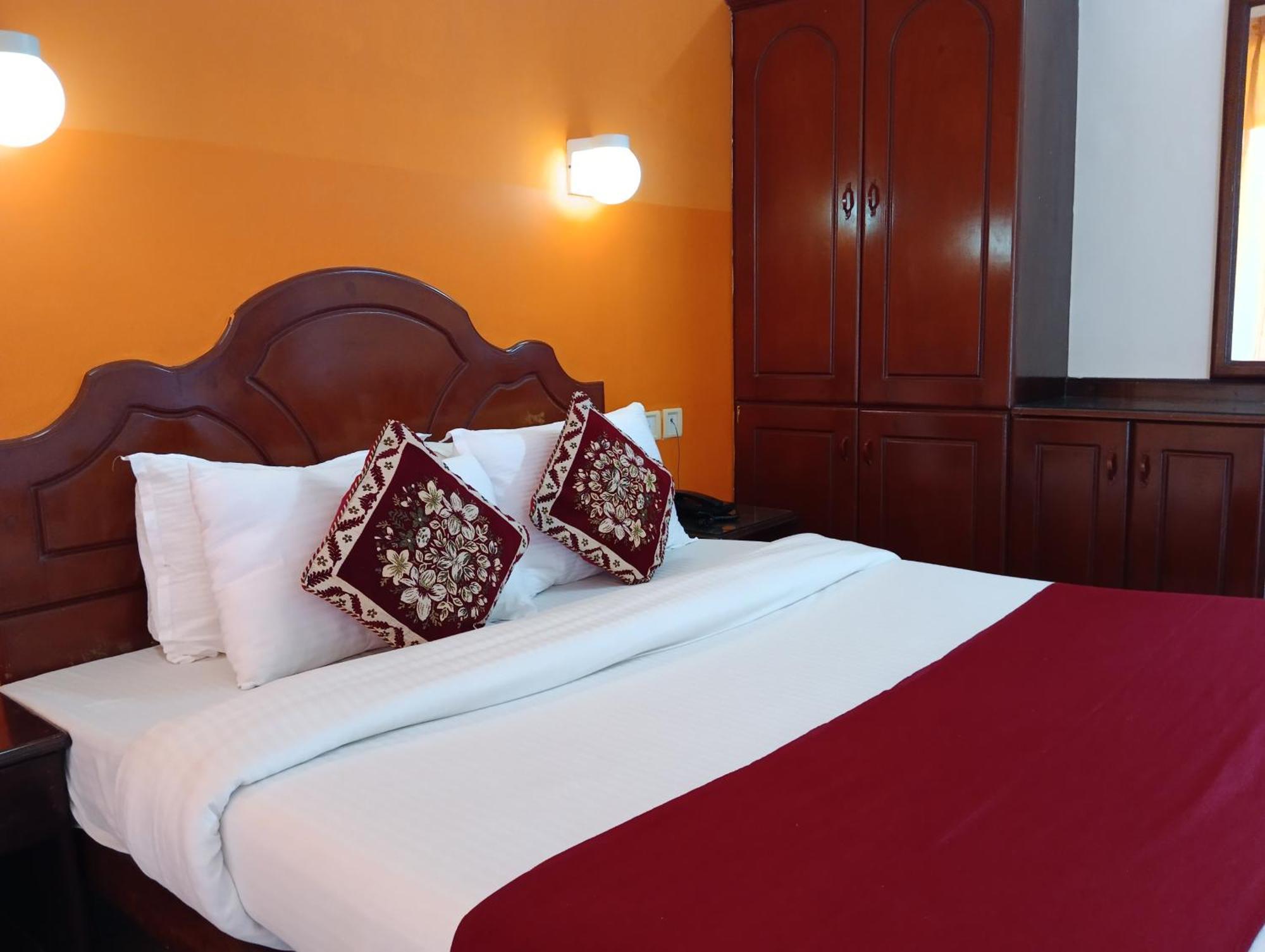 Vedantha Inn โกวาลัม ภายนอก รูปภาพ
