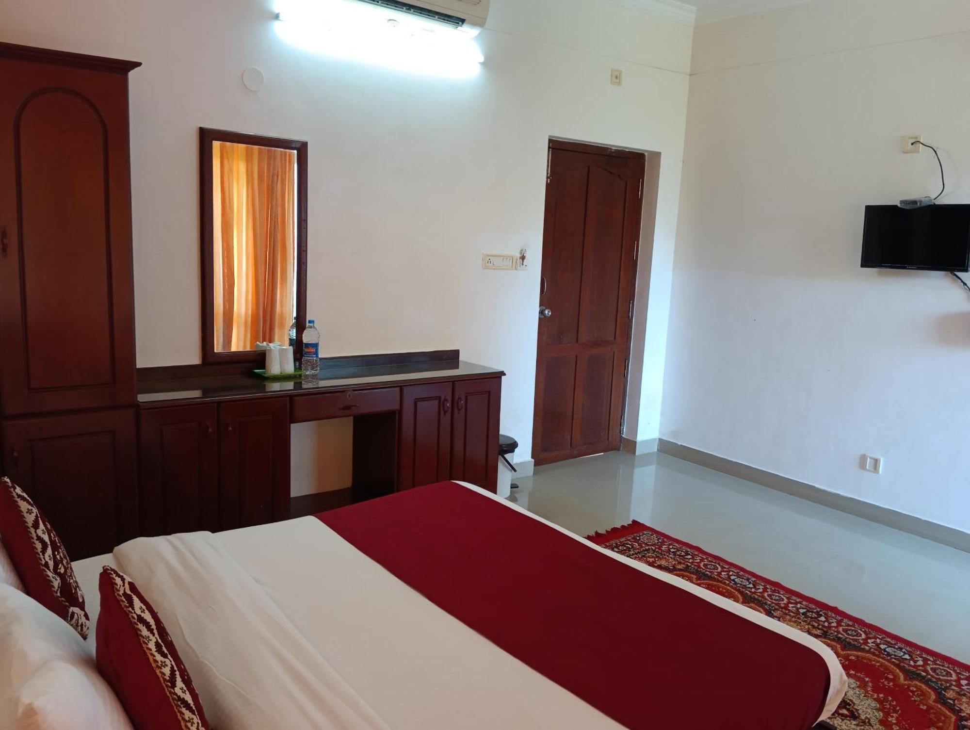 Vedantha Inn โกวาลัม ภายนอก รูปภาพ