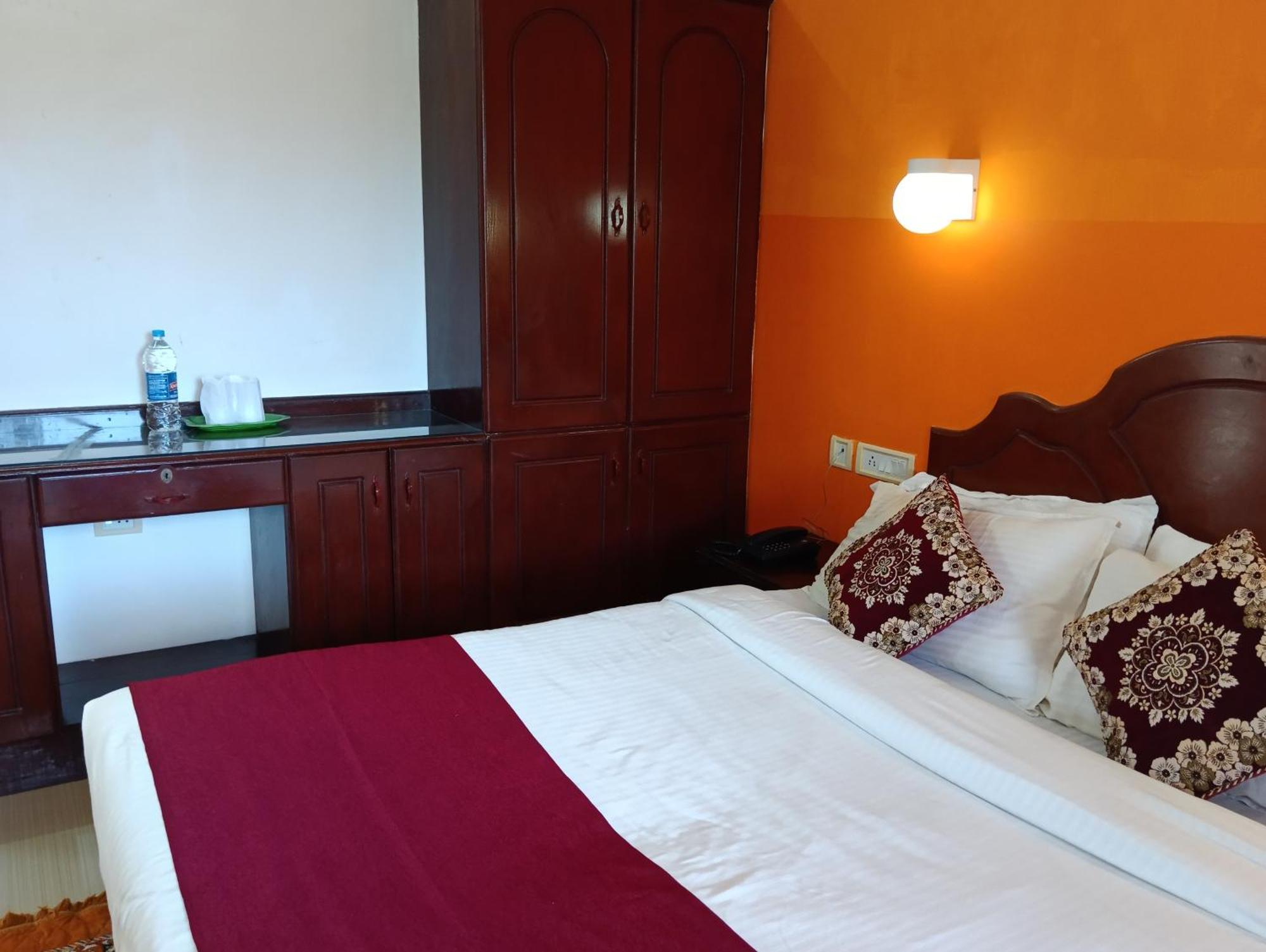 Vedantha Inn โกวาลัม ภายนอก รูปภาพ