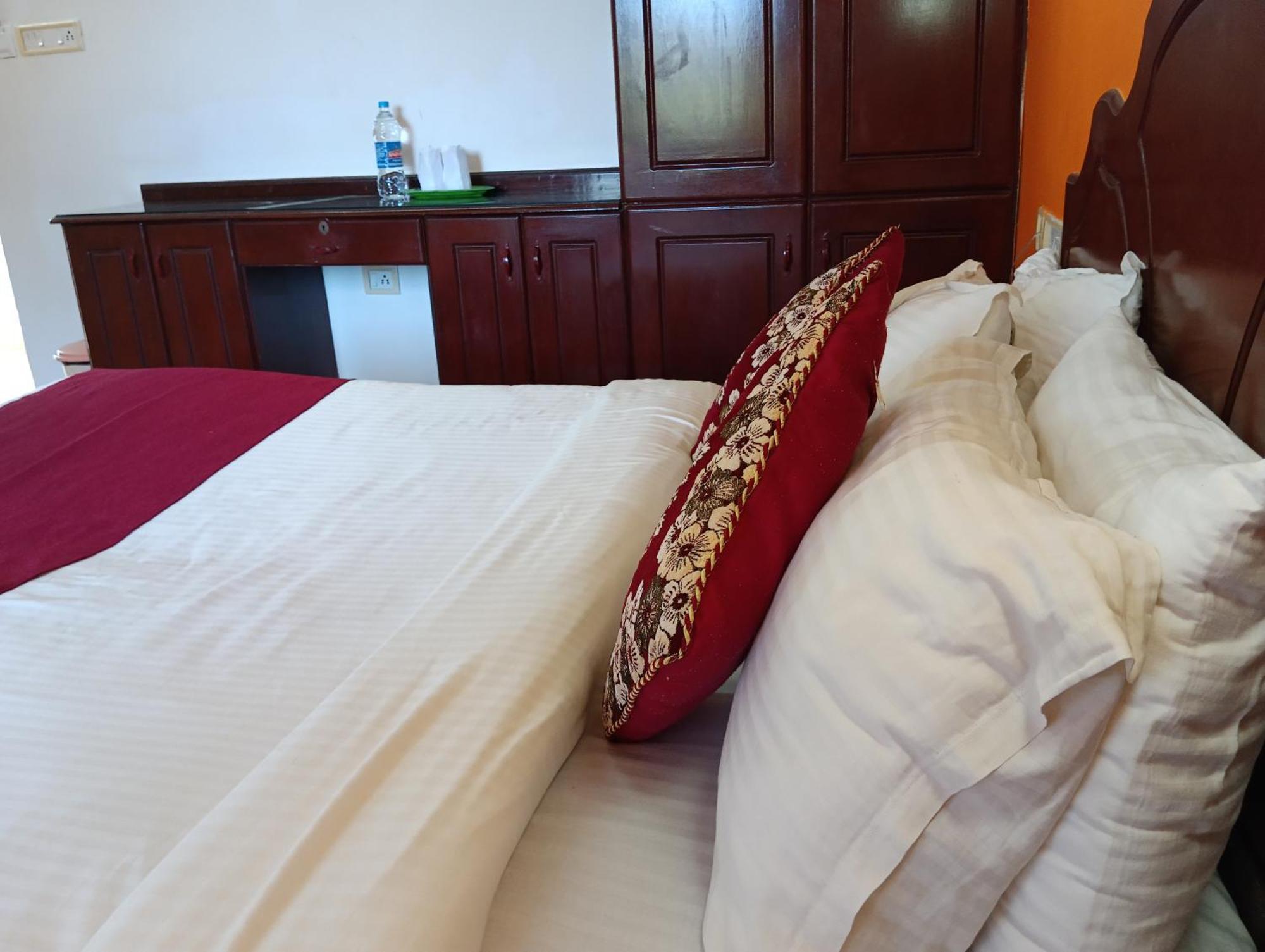 Vedantha Inn โกวาลัม ภายนอก รูปภาพ